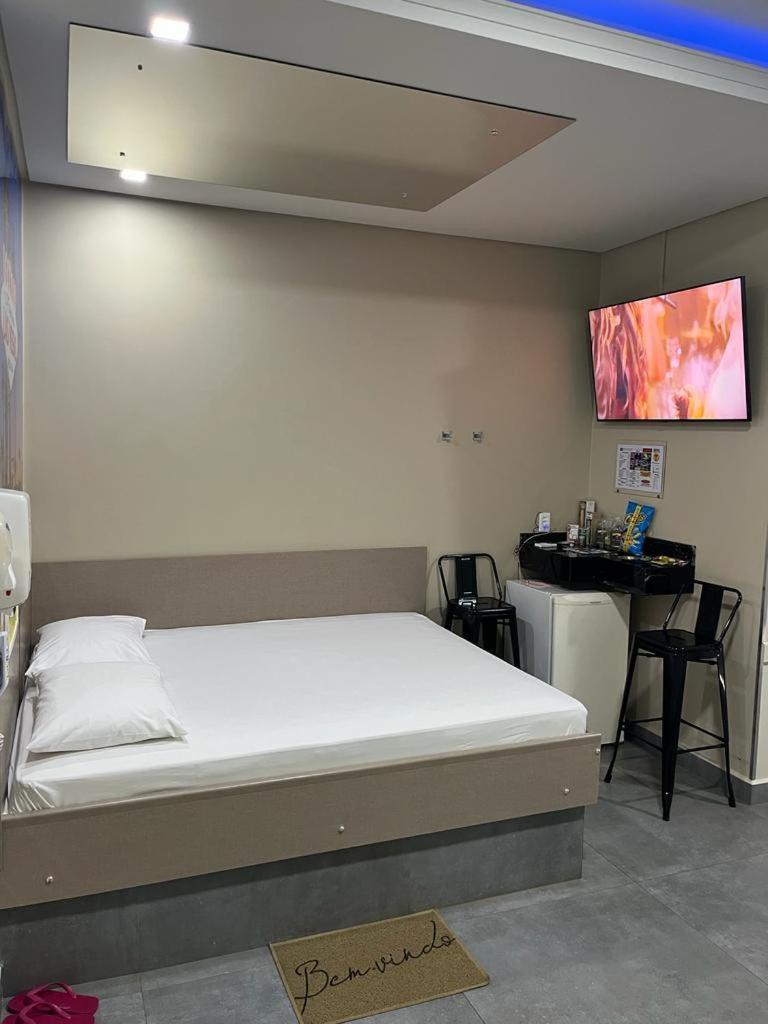 Motel Drive In T - Prolongamento Da Avenida Getulio Vargas Facil Acesso Ao Shopping Patio Chapecó Exterior foto