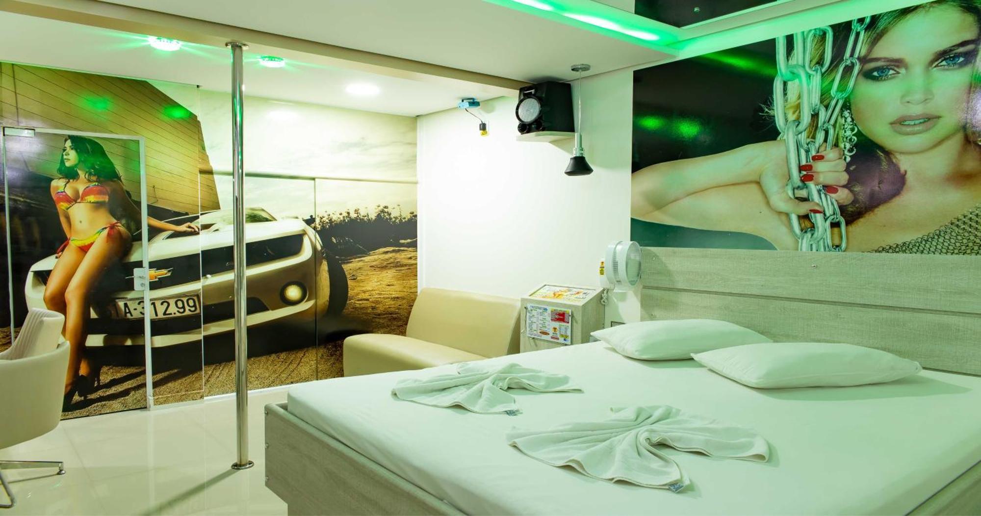 Motel Drive In T - Prolongamento Da Avenida Getulio Vargas Facil Acesso Ao Shopping Patio Chapecó Exterior foto